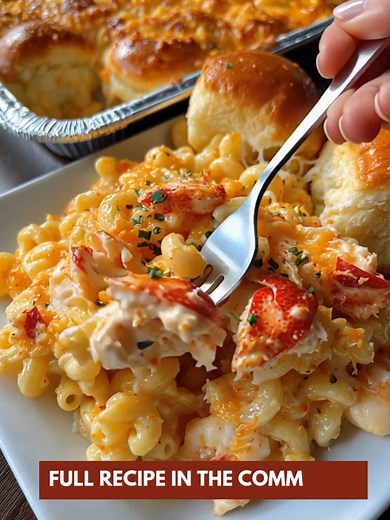 This cheesy comfort food explosion is pure creamy heaven! 📝 Ingredients : 1 lb elbow macaroni 2 cups cooked lobster meat, chopped (claw & tail) 4 tbsp butter | Tasty Home Recipes
