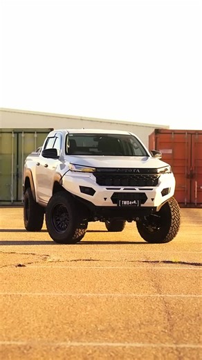 TWD 4x4 Australia | Exclusive 4x4 Accessories, Mods & Upgrades on Instagram: "The new N90 SR5 Hilux hits different 🥵👊 #twd4x4 #hilux #toyotahilux4x4 #toyota #toyotatrucks"