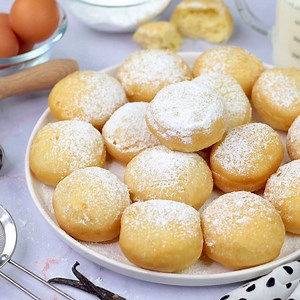 Notre recette de beignets pour faire durer les vacances : https://www.cuisineaz.com/recettes/beignets-sucres-46903.aspx | Cuisine AZ