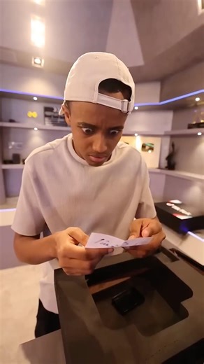 ابو فلة يشوف درع 10 مليون