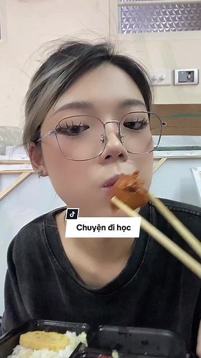 Mọi ng cứ bảo học trg đấy bảo sao diễn giỏi =))))))) khó hỉu thặc sự 🥹🤷🏻‍♀️ #veebong #fyp #xuhuong #mukbang #learnontiktok #Master2023byTikTok #vtvcab #j4f