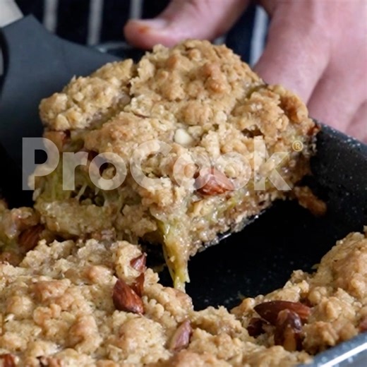 Discover the joy of baking and delight your loved ones with tasty treats using our high-quality baking tins, trays, dishes and more. | ProCook