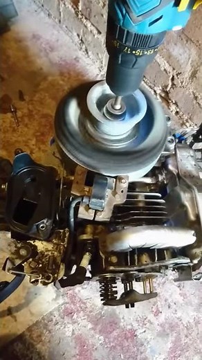 Silnik z kosiarki briggs&stratton strzela z gaźnika pomocy