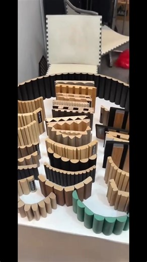 新品到啦！🔥 弧形条纹板 (Curved Fluted Panel) 👉 超chun的设计感！ ✔️ Bathroom cabinet ✔️ Counter / Bar ✔️ Feature wall / Column 美观 高级感，confirm 帮你家 / 项目 level up 🚀 👉 有兴趣就PM我们 / 来showroom看看啦！ | EcoClass