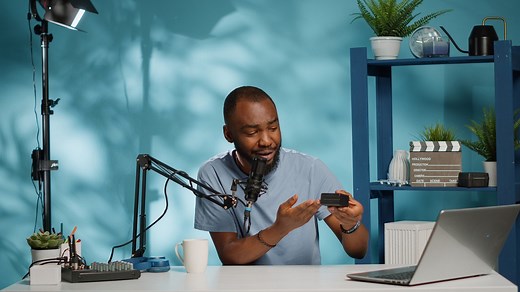 Event-Driven Architecture vs. Event Streaming | IBM