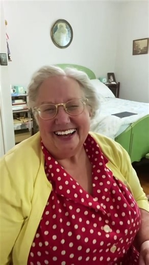 19K views · 1K reactions | I finally figured out a way to do a tutorial for my everyday vintage rolled hairstyle! All of the tools will be listed in a pinned comment. This vid shows an easy method for side rolls: | The Real Diane Shiffer | Facebook