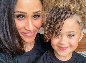 Meghan Markle Melts Hearts with Adorable New Photos of 2-Year-Old Lilibet – Fans Can’t Stop Talking! - Know See here: https://www.viral-stories.online/meghan-markle-details-moving-moment-she-had-with-her-and-prince-harrys-daughter-lilibet/ | Funky Style