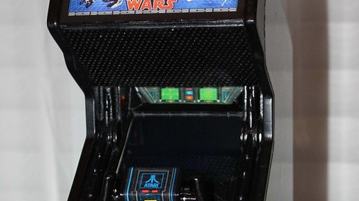12-inch ‘Star Wars’ arcade machine replica actually works