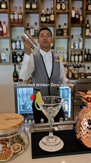 Unlimited drinks, unforgettable moments, and a new favorite cocktail waiting at every bar. That’s the beauty of all-inclusive. | Dreams Royal Beach Punta Cana