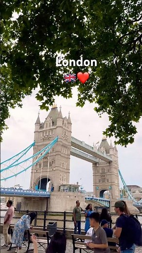 Must-Visit London Places: Tower Bridge | The Best Views of Tower Bridge 🇬🇧 ✨ #Shorts