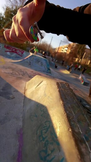 Fingerboarding and Skateboarding ASMR Line by Ramon Angelow