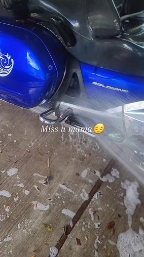 When u wash ur bike u gotta get deep into it, that water not going to hurt nothing, my dad bike that's mines now & For the record that's the nickname my dad called my mom 🤣 I miss u mother continue to rest🙏🏾 | Timothy Robinson