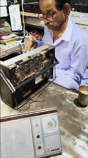 Repair Philips Transistor Radio Repairing Service Centre #philips #old #radio #repair #service #70s
