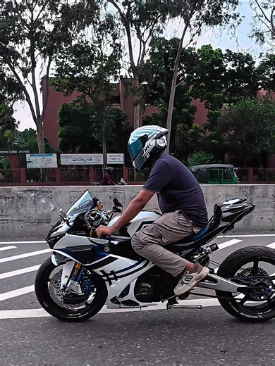 Thoughts on this GSX-R? #gsxr #suzukigsxr #modification #bike #sakibshoikot
