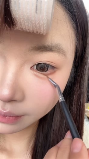 CYOU SHOP on Instagram: "Liner Brush แปรงหัวเล็กกรีดอายไลเนอร์ เจลอายไลเนอร์ หัวโค้ง แปรงไลเนอร์มุมงอ อเนกประสงค์ ขายในราคา ฿29 ซื้อได้ในแอป Shopee ตอนนี้เลย! https://s.shopee.co.th/1BFvHKMmk0?share_channel_code=6"