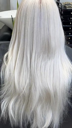 How to Achieve Platinum Blonde Hair: Bleach Retouch Tutorial