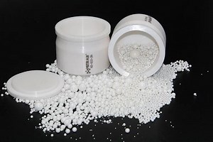[Hot Item] Best Selling Y2o3 Yttria Stabilized Zro2 Zirconia Oxide Grinding Balls for Milling