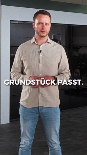 Du suchst eine Garage im Jahr 2025, die perfekt zu deinen Bedürfnissen und deinem Grundstück passt? Eine Garage, mit der du genau das anfangen kannst, was du möchtest? Egal ob als sicherer Stellplatz für dein Auto, eine eigene Werkstatt oder Home Gym - mit einer Optima Garage, bekommst eine Garage, die deinen Alltag bereichert. ✅ Der sicherste Ort für dein Fahrzeug ✅ Komfort, der deinen Alltag verändert ✅ Jede Autofahrt mit Freude starten lässt ✅ Das perfekte Investment für dein Grundstück ✅ Ein