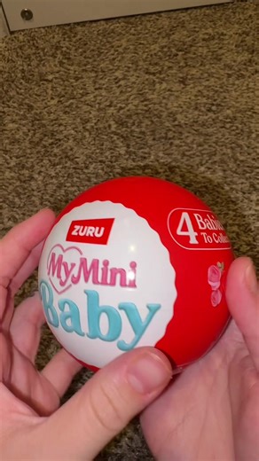 My first my mini baby and it’s so cute! I definitely want a Disney one! #myminibabyopening #myminibabyopening #blindboxopening
