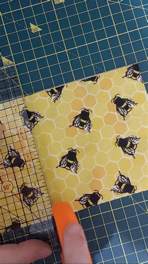 97K views · 3.7K reactions | I love these little mini card wallets. They are small and slim, so they are easy to slip into your pocket without any bulk. Available in my Etsy shop #miniwallet #handmade #SmallBusiness #etsyseller #cardholder #sewingbusiness #handmadewallet #beewallet | Juniper Jane Craft | Facebook