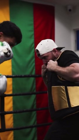 Jaime Munguia definitely going for the knockout❗️