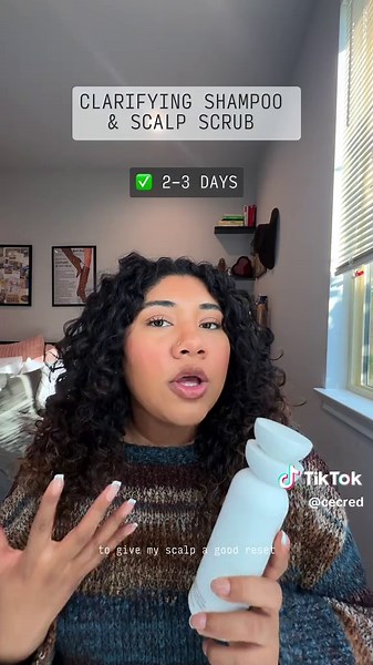 How to Use Detoxifying and Clarifying Shampoo