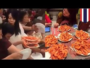 Chinese tourists pig out at buffet in Thailand, criticized as wasteful - TomoNews
