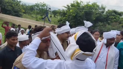 Chitharanjan Sriramoju on Instagram: "The Pagdi is more than tradition, it’s a crown of honour that binds hearts across generations. Among the Adivasis, it marks leadership and courage, for us in the Police, it stands for protection and pride. Together, it tells one story of trust forged in the forests, of respect earned through service, and of a bond that time can never break. #asifabad #ips #adivasi #komarambheem #festival #tradition #telanganapolice"
