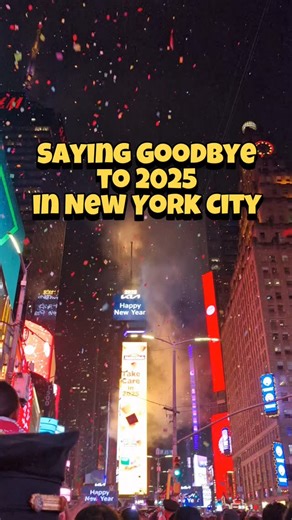 New Year’s Eve in New York City ✨ 🎆 Fireworks Views Enjoy spectacular fireworks from: 📍 Brooklyn Bridge Park 📍 Gantry Plaza State Park (Queens) 📍 Central Park ✨ Perfect for stunning photos and a festive atmosphere without tickets. 🥂 Rooftop Parties & Special Dinners Celebrate with skyline views, music, food & drinks. 🎟️ Most events require tickets, but the experience is unforgettable. 🚢 New Year’s Eve Cruise (Circle Line) 🎶 Live music & DJ 🍽️ Dinner onboard 🎆 Fireworks views from the w
