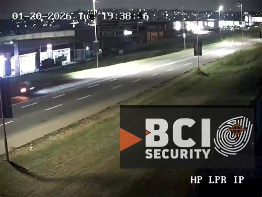 ROAD SAFETY ALERT | PLEASE READ 20 January 2026 This evening, two delivery scooter riders were involved in a head on collision on Hendrik Potgieter Road. From what was observed, one of the scooters crossed straight over into the oncoming lane, resulting in the impact. This incident is a serious reminder of how quickly things can go wrong on our roads. Distraction kills. Too often we see delivery riders monitoring their cellphones, checking orders, or responding to messages instead of fully conce