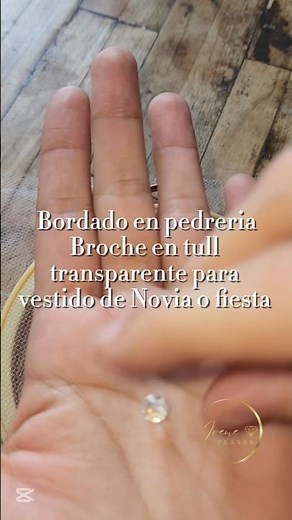 Bordado en Pedreria/broche de perlas #bordadoamano #tejedoras #pedreria #novia #hechoamano