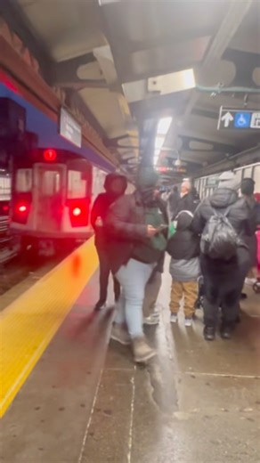 R188 (7) Train Leaving 74th Street Broadway :) #mta #nycta #7train