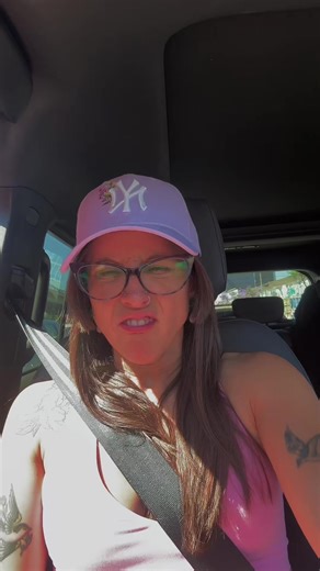 Amo este trend 🤣 Porque no llego a Shile? Tengo mi feed muy international? O Que? Ahyia hahaha