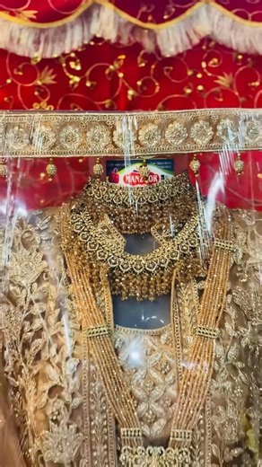 MANZOOR FANCY CENTER on Instagram: "First Ǐmpression Ṁatters 💎 Łuxury Frame Packing For Bridal & Designer Ŵear ✨ DM for bookings & custom bridal packing 💌 #reels #reelsviral #reelskarofeelkaro #reelsinstagram #reelsexplore #reelsindia #reelsinsta"