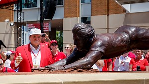 How to make Pete steal a base? Foam, fandom and flight dynamics