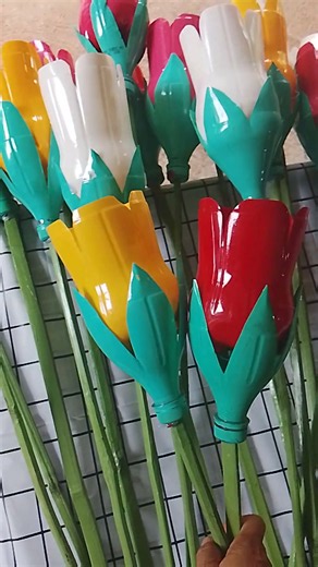 Tulips flowers made from plastic bottles #shortvideo #recycling #craft #plasticbottlecraft
