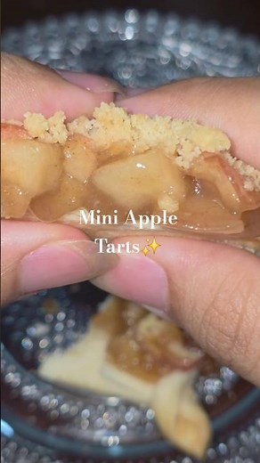 Mini Apple Crumble Tarts
