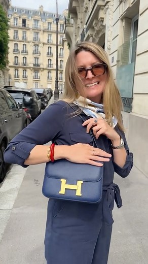 Vanessa Naudin Pinoncely on Instagram: "Because she rocks ❤️‍🔥⚡️! Meet « Pauline », qui avec 2/3 jolis accessoires, va upgrader son look faussement sage en combi bleue. 1 LOOK / 1 BIJOU with my crazy friend @paulinelebourjois 💣 Shop the Look 👜 : - Combi @andotherstories - Shoes @pierrehardy - Sac @hermes - Foulard @monoprix - Bijoux @dearcharlotteparis #streetstyleparis #matchingjewellery #howtowearyourjewelry #parisianstyle #parisiangirl #outfitinspiration #jewellery #de