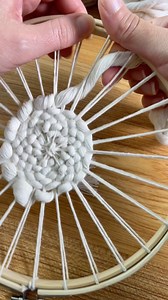 Weaving ✔️ now it’s time to add the coiling! Full tutorial will be available tomorrow so be sure to hit that follow button so you don’t miss it! #weaving #weavingloom #weavingart #weavingaustralia #roundweaving #weavers #weaversofcanada #weavingcommunity #weaversgonnaweave #craftsposure #craftspire #art #artist #fiberart | MaCreme by Cre