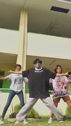 Lil Dicky ft. Chris Brown - Freaky Friday (Dance Challenge)