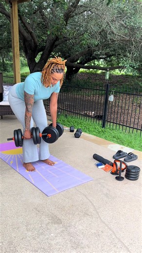 Hands down the best dumbbell and kettlebell adjustable weight set. Working out at home has never been easier 💪🏽 #workingout #fyp #weightlifting #homegymequipment #homegymlife #athomeworkout #fullbodyworkout #tiktokshop #tiktokmademebuyit