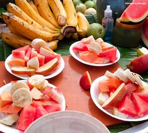Mixed Fruit Salad on Streets of Kolkata at Lindsay Street, New Market | Street Food Recipes