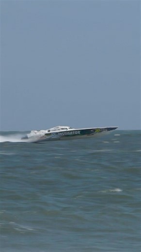 Racing against the waves! Offshore racing doesn't get any better. 🏁🌊🚤💨🤙 Race World Offshore World Powerboat Racing Association P1 Offshore OPA Racing Knucklehead Racing | Powerboat Hub