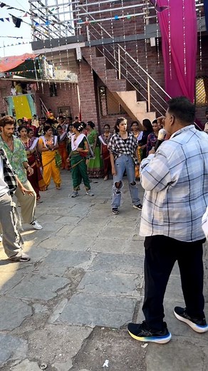 Krish on Instagram: "Bts rom rom song 🎥 with @mevidyutjammwal 😎 . . Thnku so much master ji @ganeshacharyaa for this opportunity 🙏🙏😍 . #reels #instagram #vudeo #viralvideos #art #romrom #vidyutjamwal #choreography #bollywood #bollywoodsongs #bollywoodsongs"