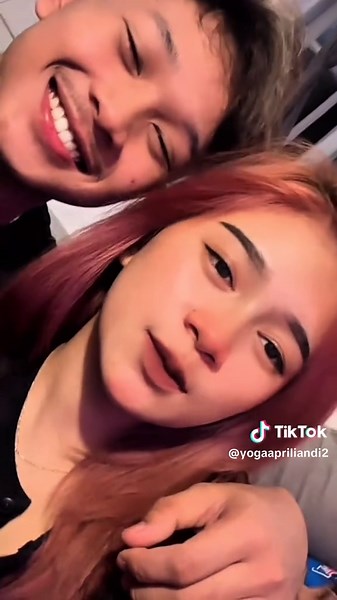 Yoga Praktik dan Hubungan Bucin di April