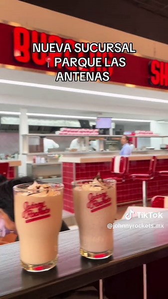 Nueva sucursal de Johnny Rockets en Parque Las Antenas