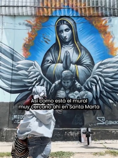 Aun Año de la explosión en Iztapalapa, recordamos a Alicia 🕊️ A un año de la tragedia en el Puente de la Concordia, recordamos la historia de Alicia, la abuelita que protegió a su nieta con su propio cuerpo durante la explosión en Iztapalapa. La pequeña llegó al hospital con quemaduras, mientras Alicia sufrió lesiones en prácticamente todo el cuerpo.⁠ En medio del caos provocado por el flamazo, médicos, enfermeras y ciudadanos hicieron todo lo posible para atender a las personas heridas. La niñ