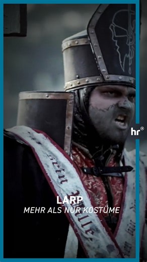 20 reactions | LARP steht für Live Action Role Playing.  Es werden Charaktere und Welten erschaffen und in sie eingetaucht. ️ Dazu gehören auch Kostüme, dessen Herstellung jedoch ziemlich zeitaufwendig ist.⏳ Die ganze Folge „WeltenSpieler: Urlaub vom Ich“ findet ihr in der @ardmediathek  #LARP #ARD #HessischerRundfunk #Kostüm | Hessischer Rundfunk | Facebook