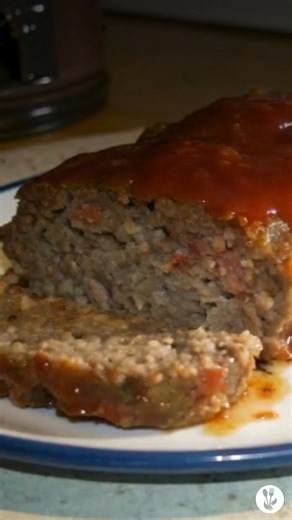 This easy meatloaf is simple, warm, and utterly satisfying the kind of meal that feels like home with every bite. Juicy, flavorful, and topped with a sweet-and-savory glaze, it’s comfort food made effortless, perfect for family dinners or cozy nights in. Ingredients: • 1 lb ground beef • 2 tablespoons dry onion soup mix • 1 (5-ounce) can evaporated milk (about 2/3 cup) • 2 tablespoons ketchup • 2 tablespoons firmly packed brown sugar • 1 teaspoon mustard Directions: 1️⃣ Preheat the oven to 350°F