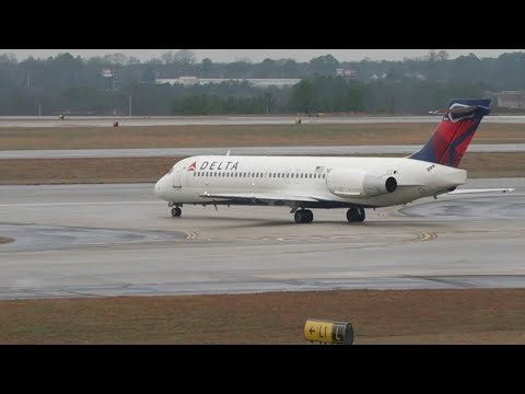 Airlines offer waivers amid shutdown travel delays